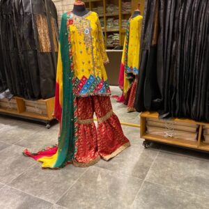 Festive Mehndi Ensemble